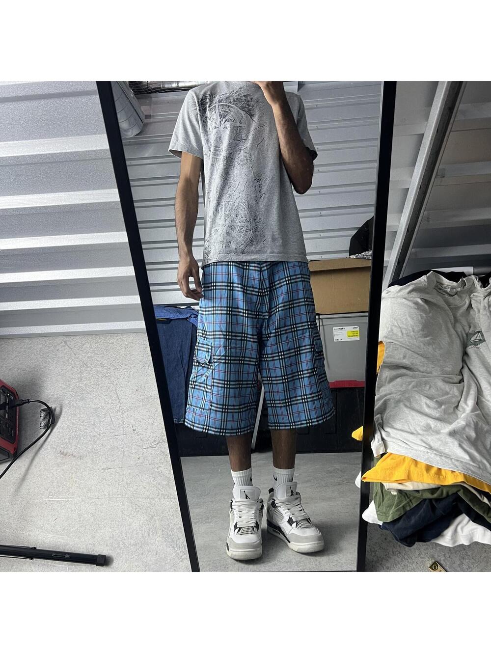 Y2K Baggy Long Plaid Cargo Shorts Sz. 34 Vtg Skater Polyester